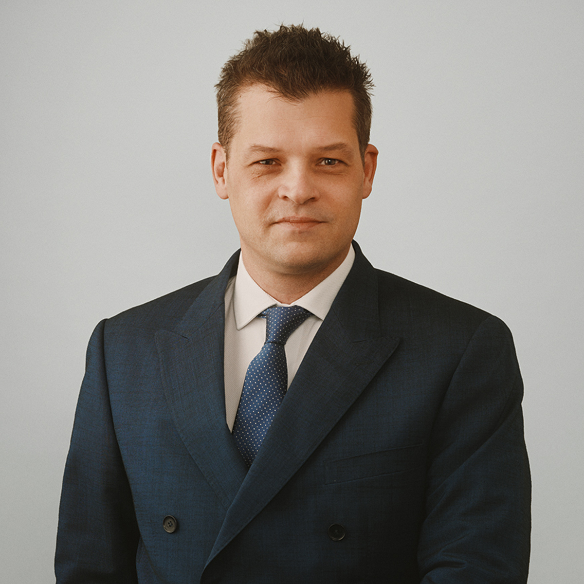 Photo de Damien Tournaire, avocat spécialisé en droit immobilier et en droit des affaires à Genève